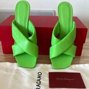 Fun Ferragamo leather sandals - Size 6 - NWT.